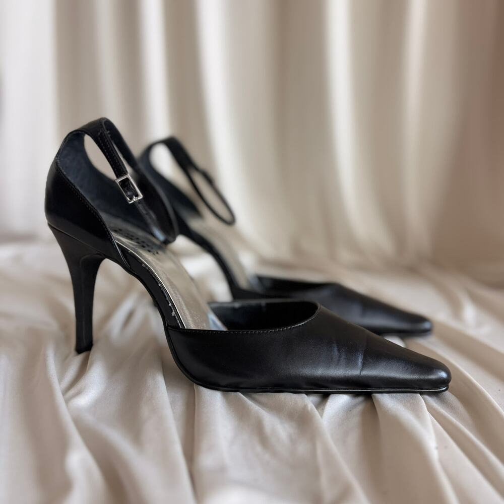 Valley Lane Black Pointed Pumps - Ankle Strap, Genuine Leather, Size 8